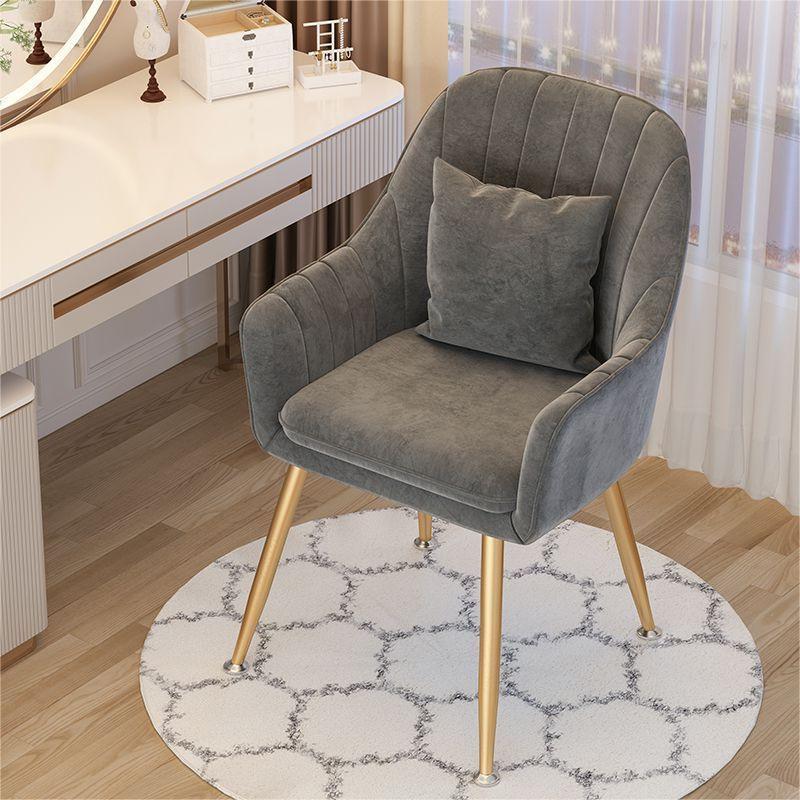 Internet-famous chair, makeup  – Home Improvement Show Bewertung und Preis